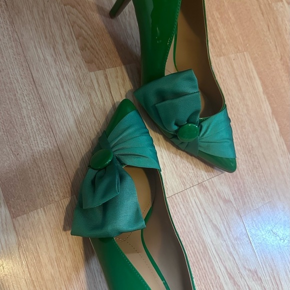 J.Renee Green Glossy Heels with Streamlined Silhouette New In Box Size 11 - Picture 7 of 9